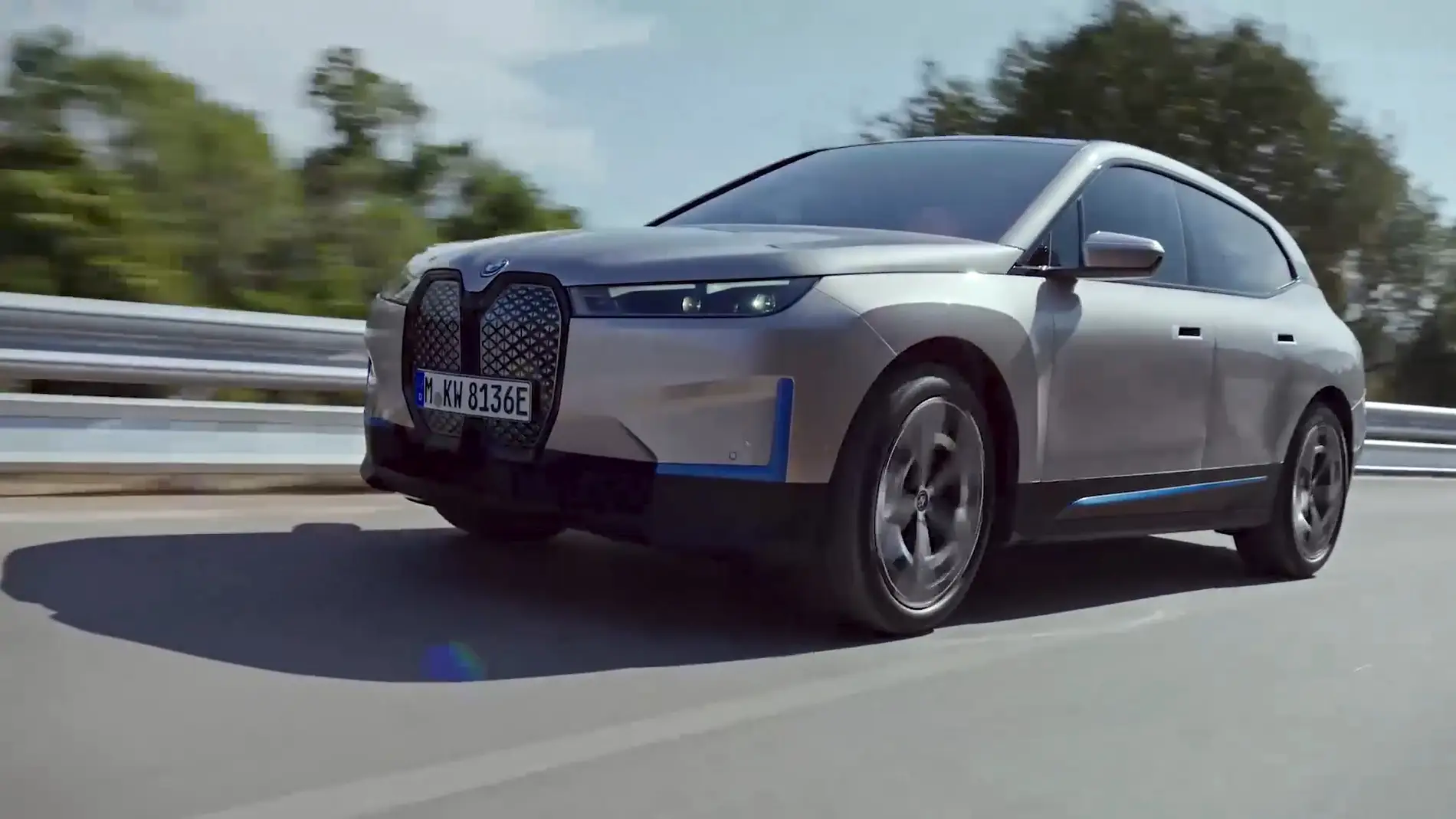 BMW presenta un nuevo SUV eléctrico
