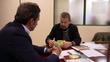 Chicote muestra a la Junta de Extremadura que una empresa con el certificado suspendido está vendiendo huevos ecológicos