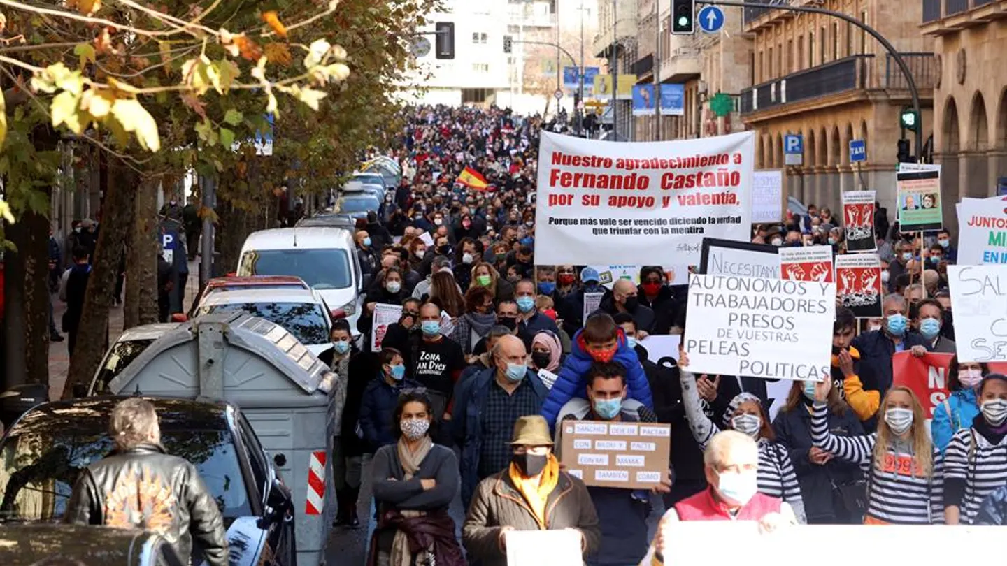 Más de mil autónomos protestan en Salamanca contra las restricciones Más de mil autónomos protestan en Salamanca contra las restricciones