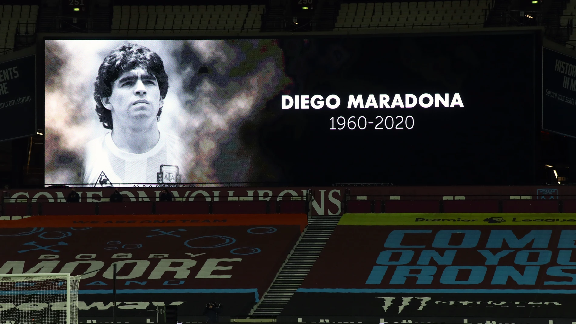 Homenaje a Maradona en la Premier League