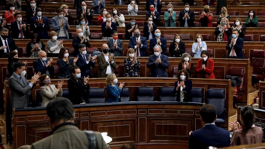 Aplausos a la ministra de Hacienda tras aprobarse los Presupuestos Aplausos a la ministra de Hacienda tras aprobarse los Presupuestos