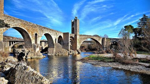 Puente Viejo de Besalú, Girona