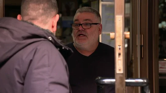 El dueño de un bar que ha suspendido la inspección sanitaria intenta tomar el pelo a Chicote: "Tengo cocina pero no hago comida" El dueño de un bar que ha suspendido la inspección sanitaria intenta tomar el pelo a Chicote: "Tengo cocina pero no hago comida"