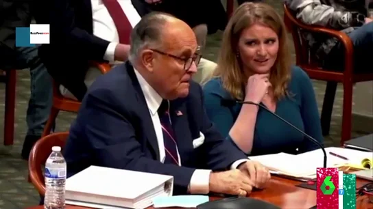 "¿En serio se está peyendo como las cabras?": el incómodo momento del abogado de Trump en la audiencia de Michigan "¿En serio se está peyendo como las cabras?": El incómodo momento del abogado de Trump en la audiencia de Michigan