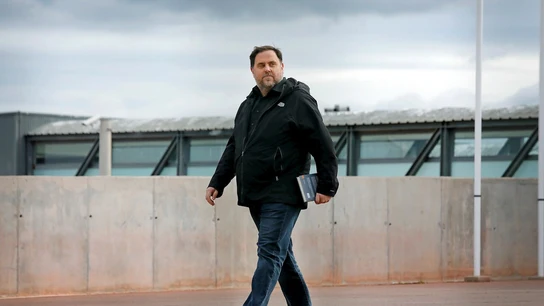 El exvicepresidente de la Generalitat Oriol Junqueras, en su primera salida de la cárcel de Lledoners. El exvicepresidente de la Generalitat Oriol Junqueras, en su primera salida de la cárcel de Lledoners.