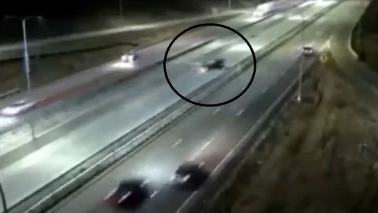 Aterrizaje de emergencia en una autopista Aterrizaje de emergencia en una autopista