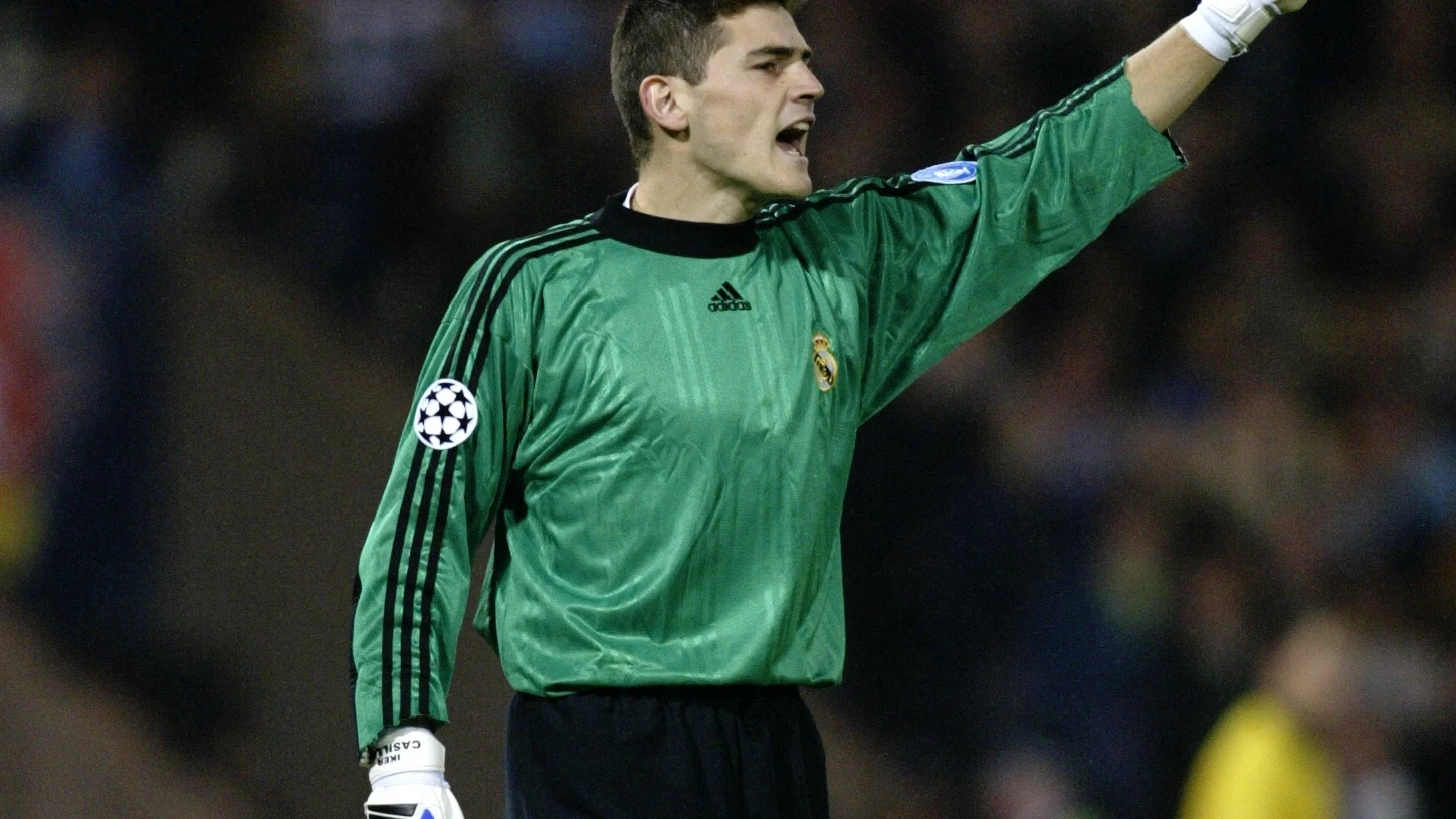 Iker Casillas, con el Real Madrid en 2002