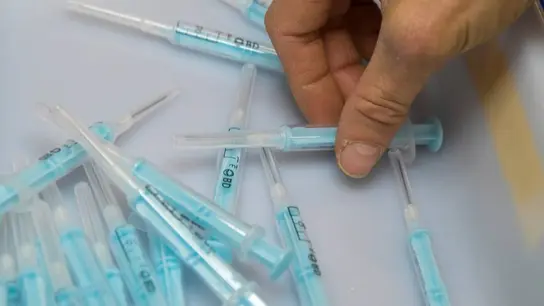 Muestras de la jeringuilla que fabrican para administrar la vacuna contra el coronavirus Muestras de la jeringuilla que fabrican para administrar la vacuna contra el coronavirus