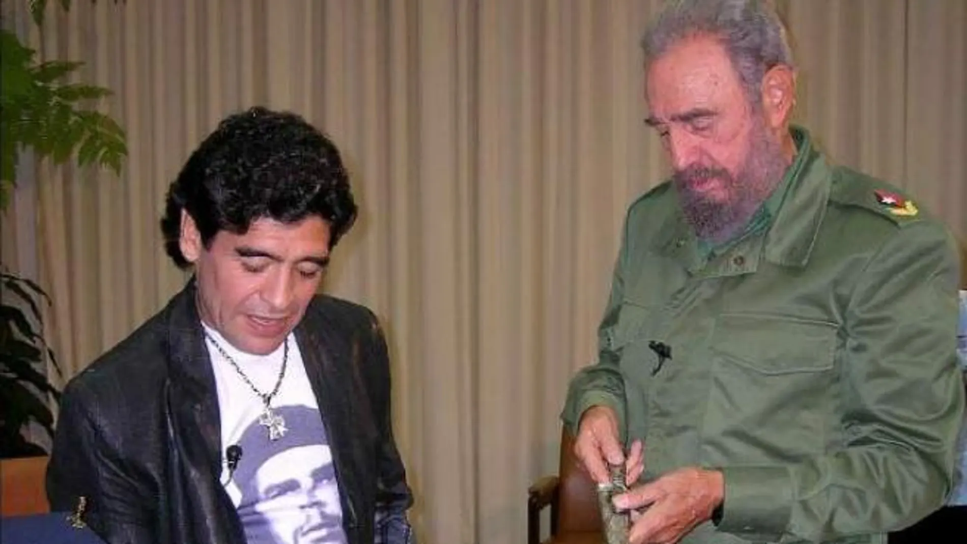 Diego Armando Maradona y Fidel Castro