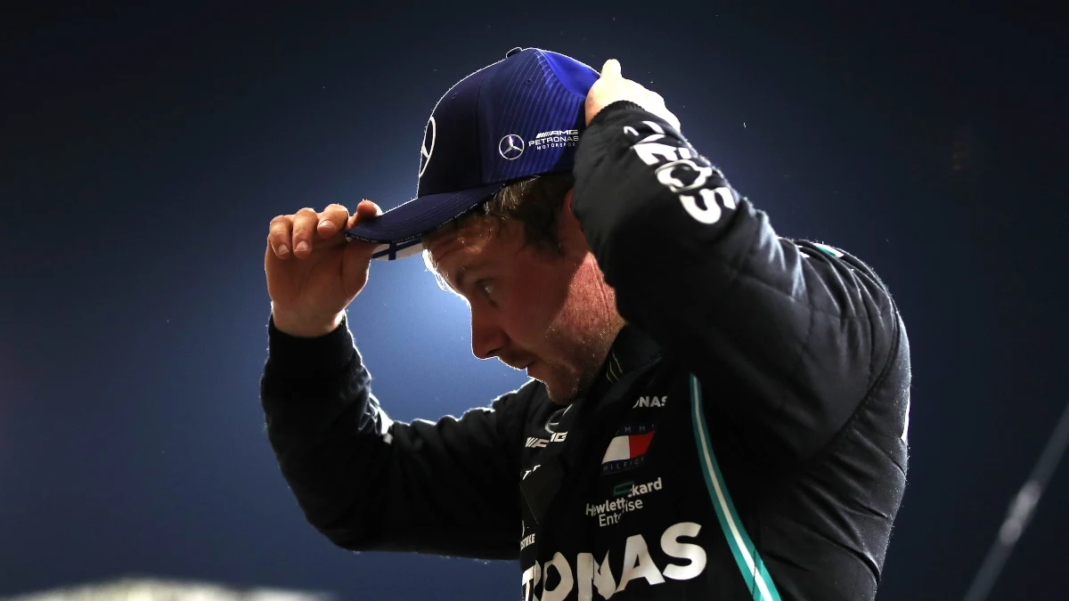 Bottas se coloca la gorra