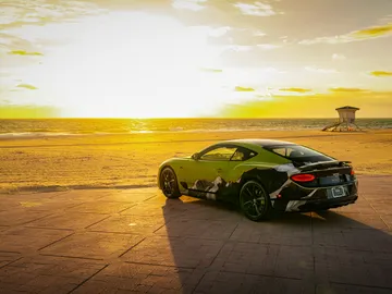 El Continental GT edición 'Pikes Peak' lleva el mismo motor W12 con el que batió el récord de la popular subida El Continental GT edición 'Pikes Peak' lleva el mismo motor W12 con el que batió el récord de la popular subida
