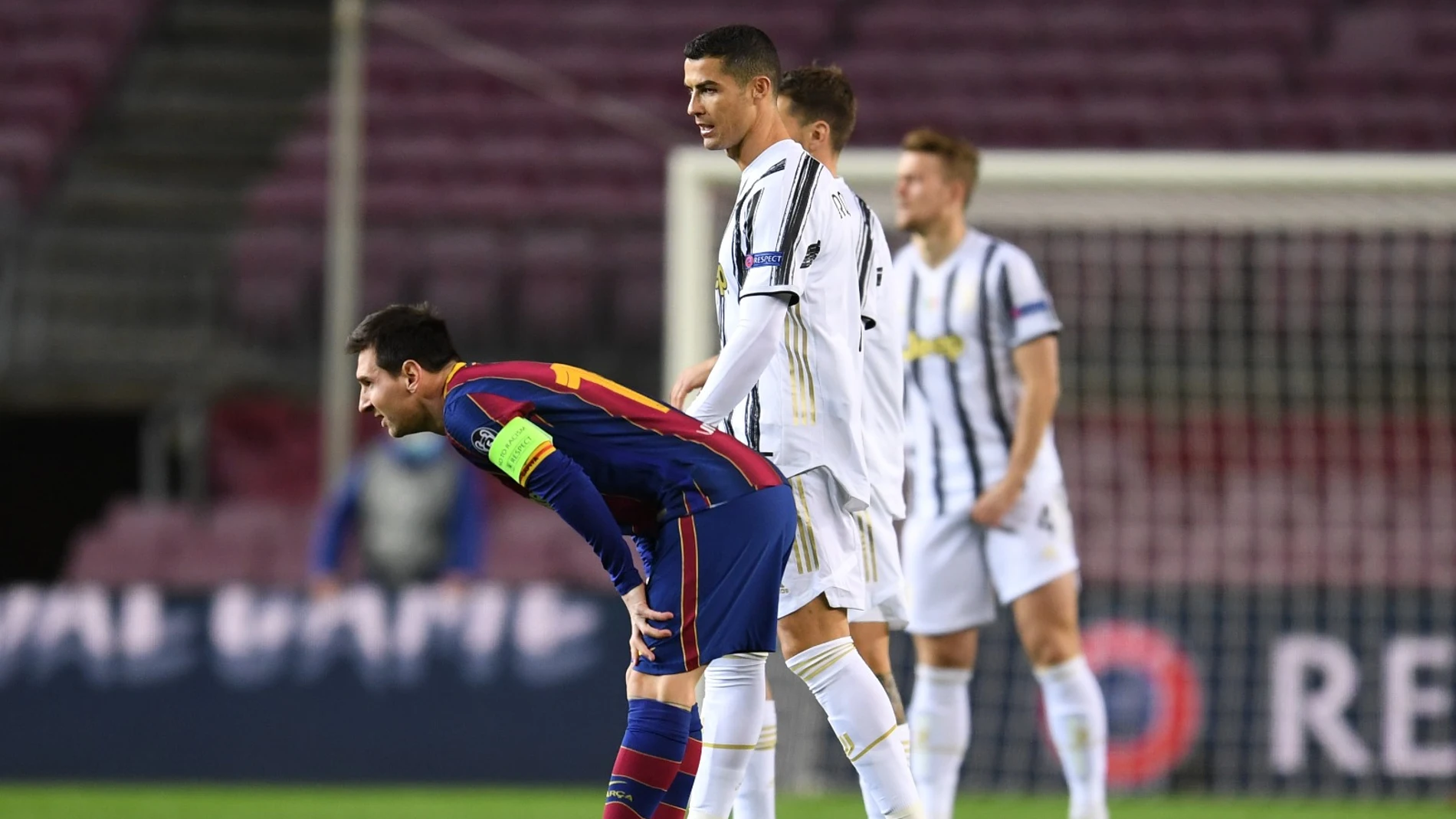 Cristiano Ronaldo y Leo Messi, en el partido de Champions