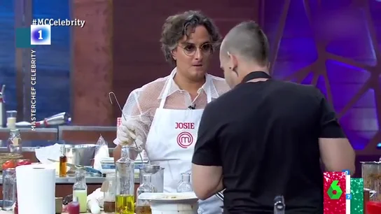 El mal rato de Josie al intentar seguir la receta de Dabiz Muñoz en la final de Masterchef El mal rato de Josie al intentar seguir la receta de Dabiz Muñoz en la final de Masterchef