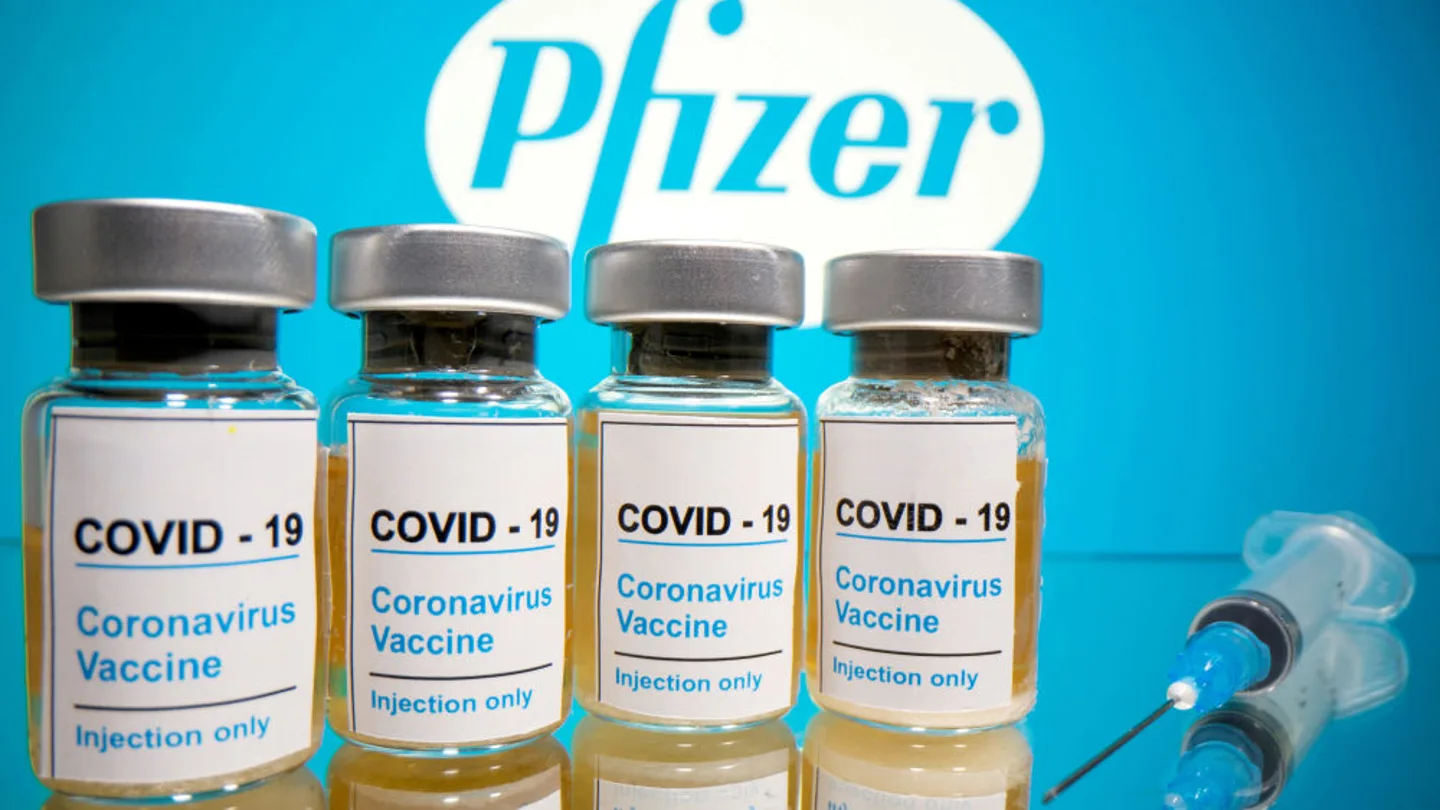 Reino Unido alerta a los alérgicos de que no se pongan la vacuna de Pfizer por reacciones adversas Reino Unido alerta a los alérgicos de que no se pongan la vacuna de Pfizer por reacciones adversas