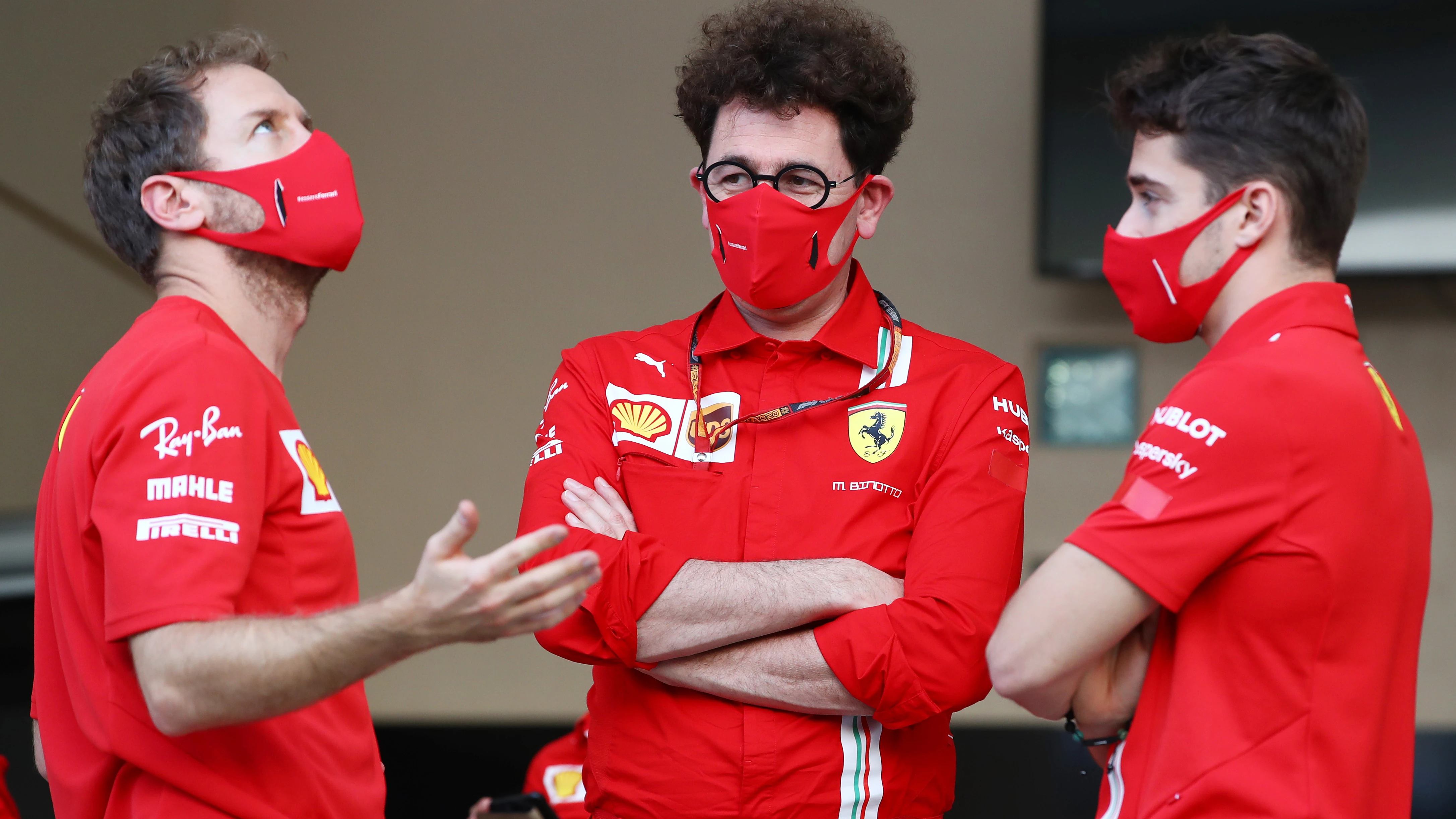 Binotto, con sus pilotos Vettel y Leclerc