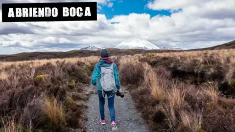 Imagen de una persona caminando Imagen de una persona caminando