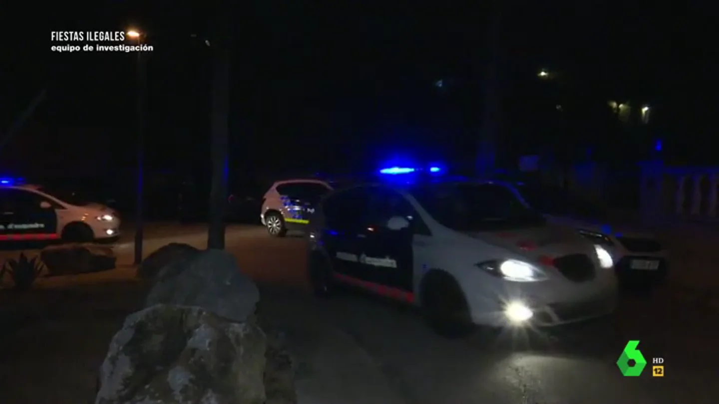 Equipo de Investigación muestra la intervención en directo de la Policía para frenar una multitudinaria fiesta ilegal en Lloret del Mar Equipo de Investigación muestra la intervención en directo de la Policía para frenar una multitudinaria fiesta ilegal en Lloret del Mar