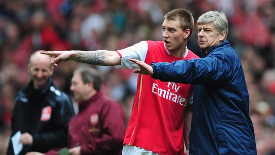 Bendtner y Wenger Bendtner y Wenger