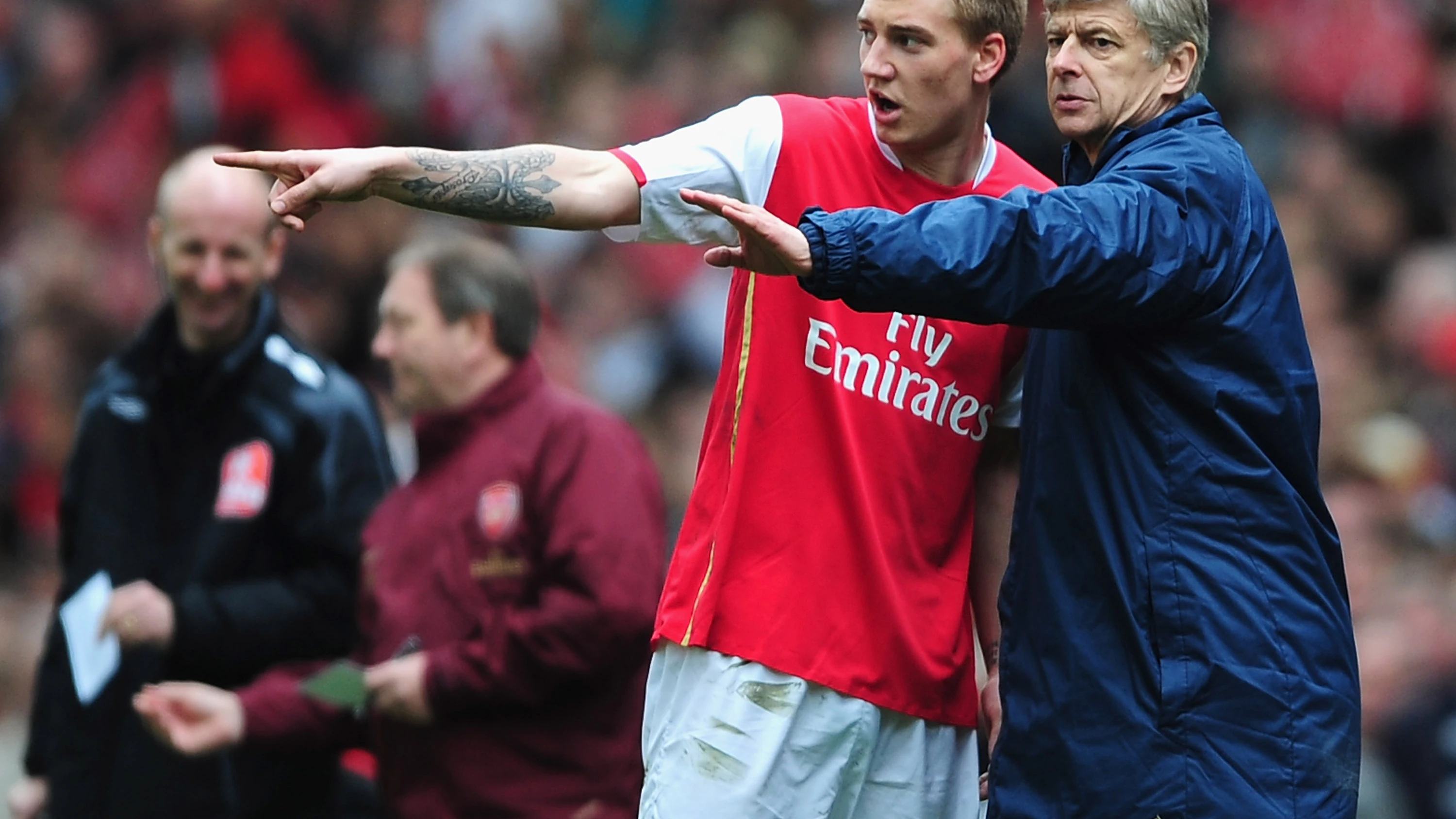 Bendtner y Wenger