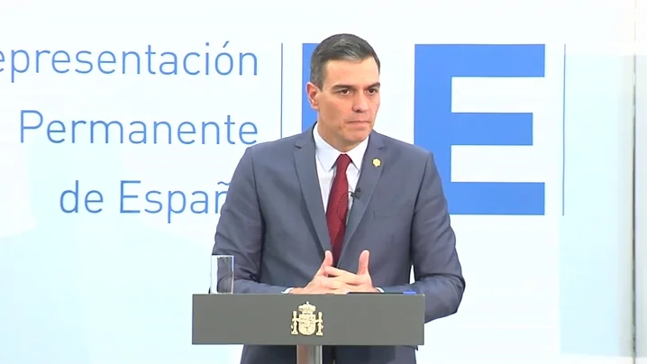 Sánchez, sobre Ayuso y su defensa del rey emérito: "No tiene ni más ni menos obligaciones ni derechos que otros ciudadanos" Sánchez, sobre Ayuso y su defensa del rey emérito: "No tiene ni más ni menos obligaciones ni derechos que otros ciudadanos"