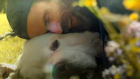 Pau Donés y su perro Fideos en 'Misteriosamente hoy' Pau Donés y su perro Fideos en 'Misteriosamente hoy'