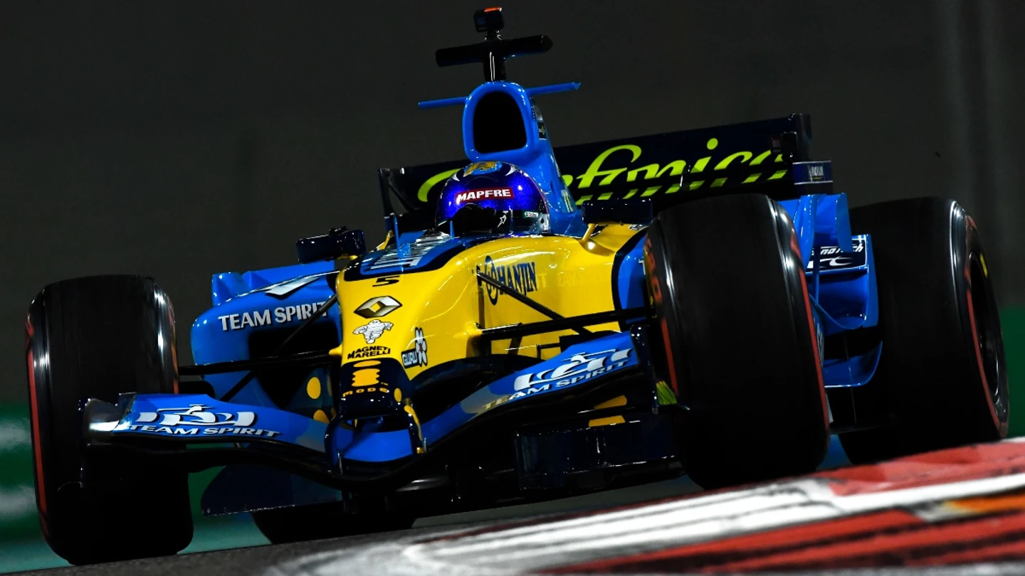 Fernando Alonso, con el R25 Fernando Alonso, con el R25