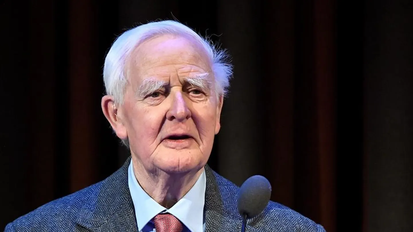Muere el escritor John le Carré a los 89 años Muere el escritor John le Carré a los 89 años