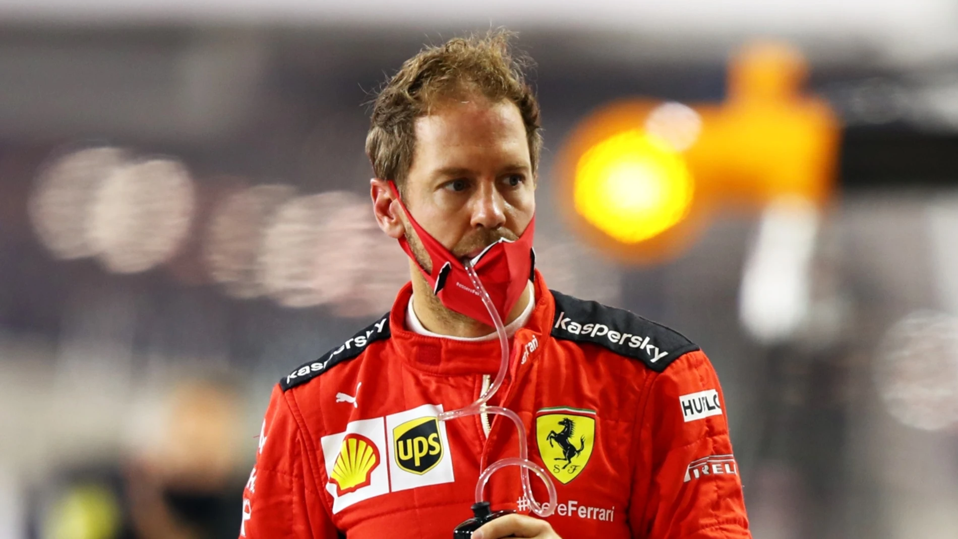 Vettel, con el mono de Ferrari