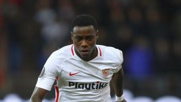 Quincy Promes, en un partido con el Sevilla