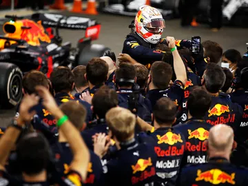 Max Verstappen logra su segunda victoria del año Max Verstappen logra su segunda victoria del año