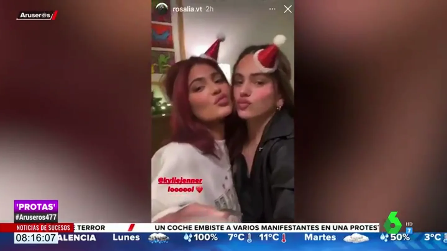 La fiesta navideña de Rosalía y las Kardashian La fiesta navideña de Rosalía y las Kardashian