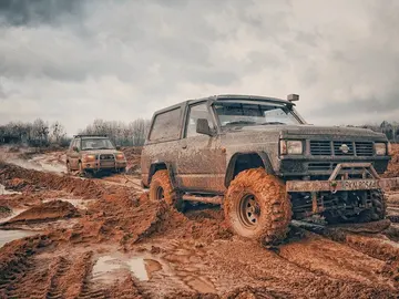 Coches en el barro Coches en el barro