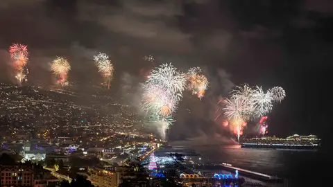 Fuegos artificiales de Fin de Año Fuegos artificiales de Fin de Año