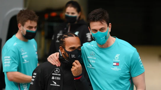 Hamilton y Toto en el GP de Turquía tras lograr el séptimo título del británico Hamilton y Toto en el GP de Turquía tras lograr el séptimo título del británico