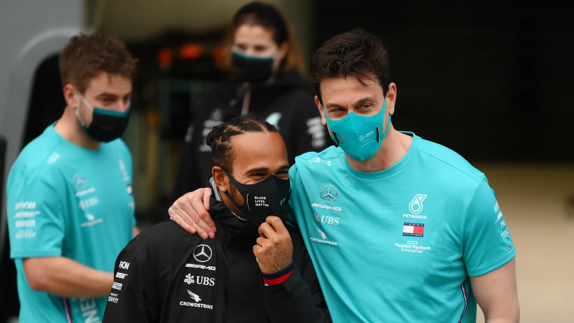 Hamilton y Toto en el GP de Turquía tras lograr el séptimo título del británico