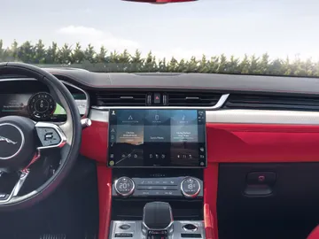 El sistema de infoentretenimiento de Jaguar cuenta con un diseño líder en el sector El sistema de infoentretenimiento de Jaguar cuenta con un diseño líder en el sector