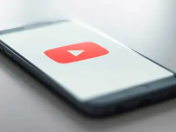 YouTube YouTube