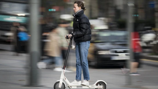 IMAGEN DE ARCHIVO. Patinetes eléctricos