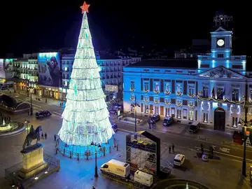Puerta del Sol de Madrid cerrada ante la prohibición de la tradicional  en la víspera de las campanadas de Fin de Año