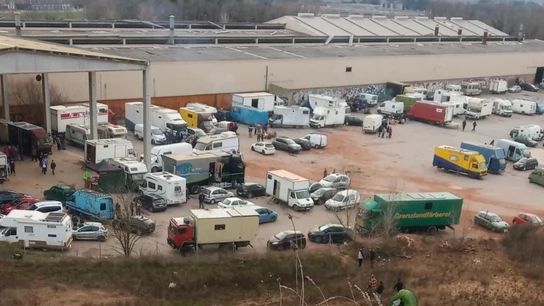 Imagen de vehículos en una rave en Barcelona Imagen de vehículos en una rave en Barcelona