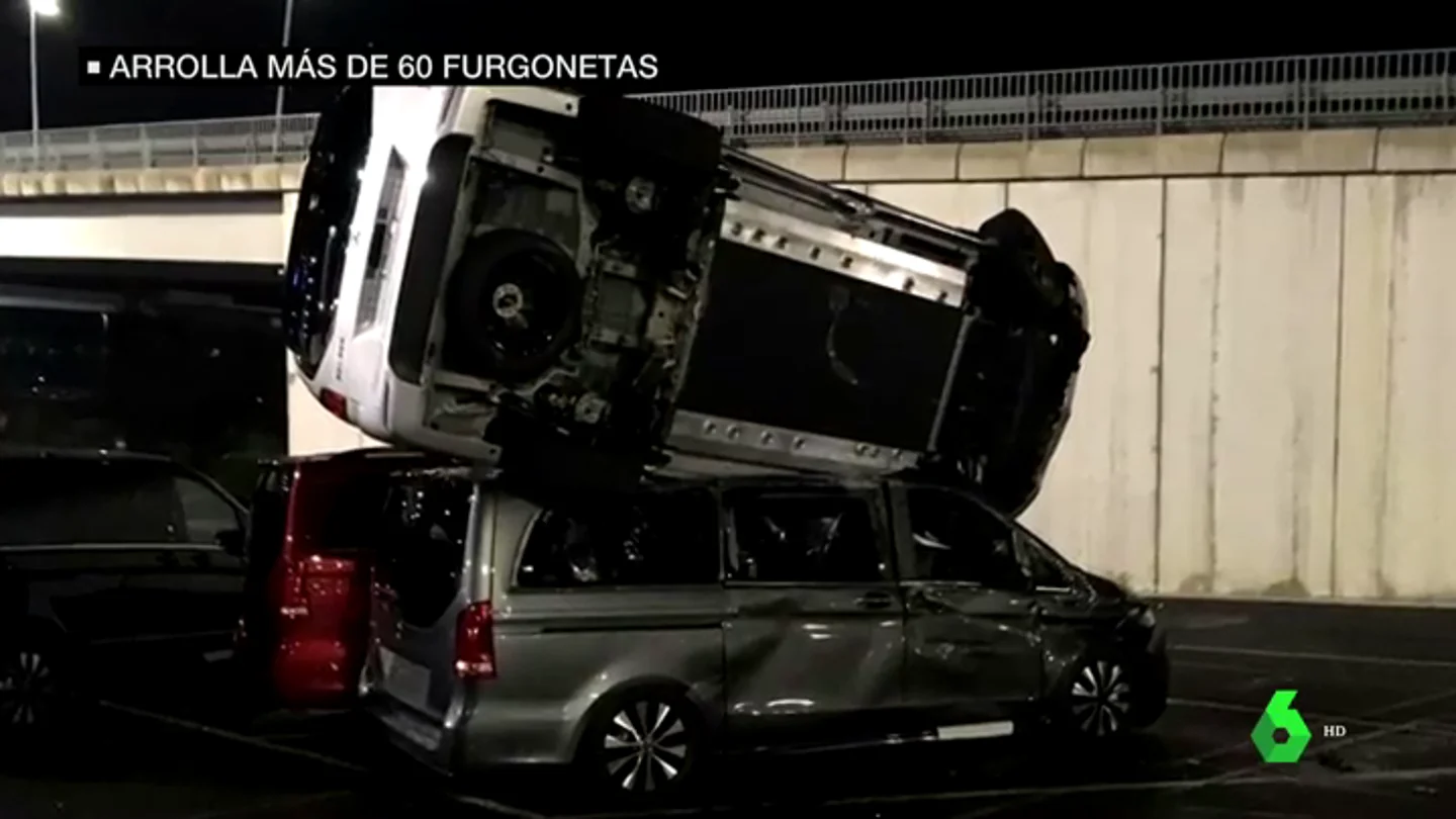 Imagen de los destrozos en una planta de Mercedes de Vitoria Imagen de los destrozos en una planta de Mercedes de Vitoria