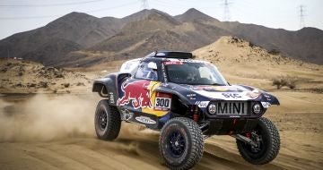 Carlos Sainz ha pinchado en la prólogo