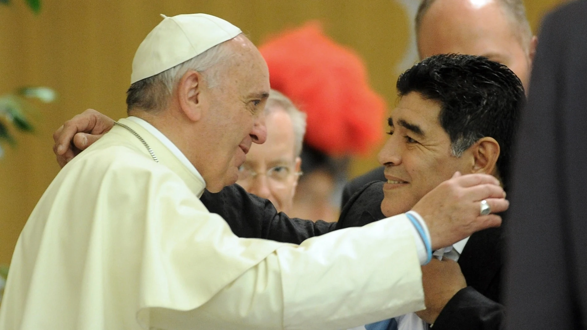 El Papa Francisco, con Maradona