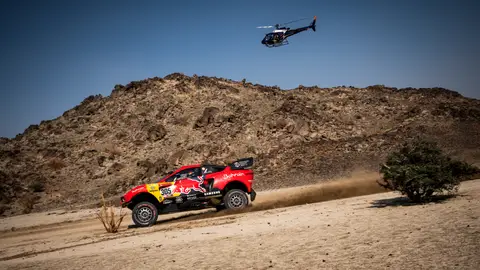 Sébastien Loeb ha acumulado hasta 3 pinchazos Sébastien Loeb ha acumulado hasta 3 pinchazos