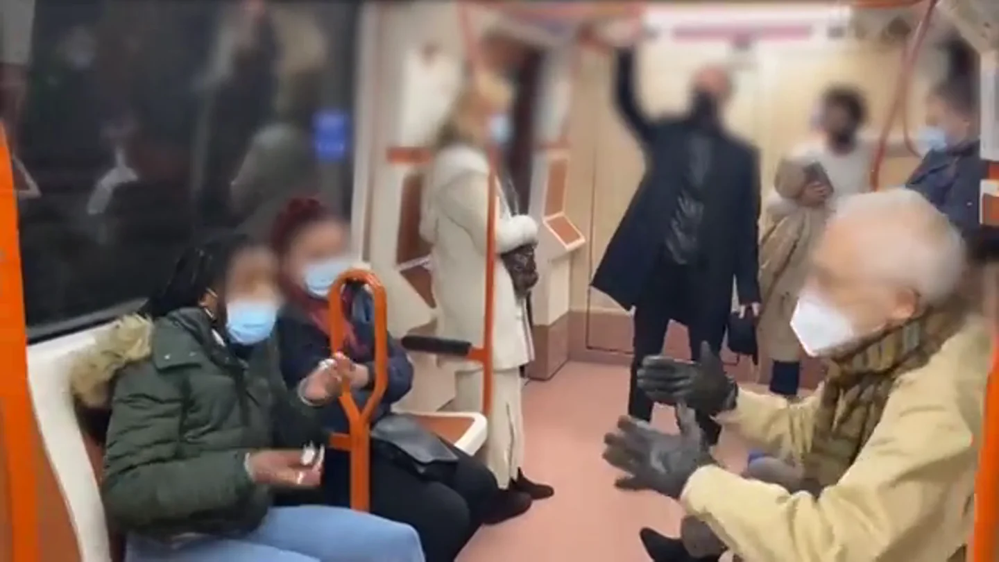 "¡Tápese la nariz, coño!": bronca en el Metro de Madrid por una mascarilla mal puesta "¡Tápese la nariz, coño!": bronca en el Metro de Madrid por una mascarilla mal puesta