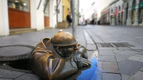 Esculturas en Bratislava Esculturas en Bratislava