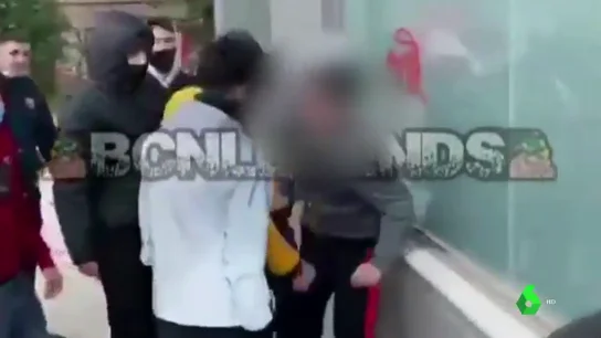 Los Mossos investigan una agresión a un menor autista que fue grabada y compartida en redes sociales Los Mossos investigan una agresión a un menor autista que fue grabada y compartida en redes sociales