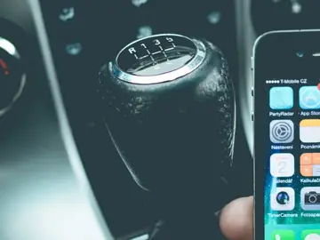 Móvil en el coche Móvil en el coche