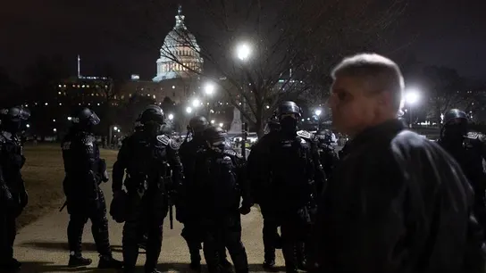 Las fuerzas de seguridad frente al Capitolio Las fuerzas de seguridad frente al Capitolio