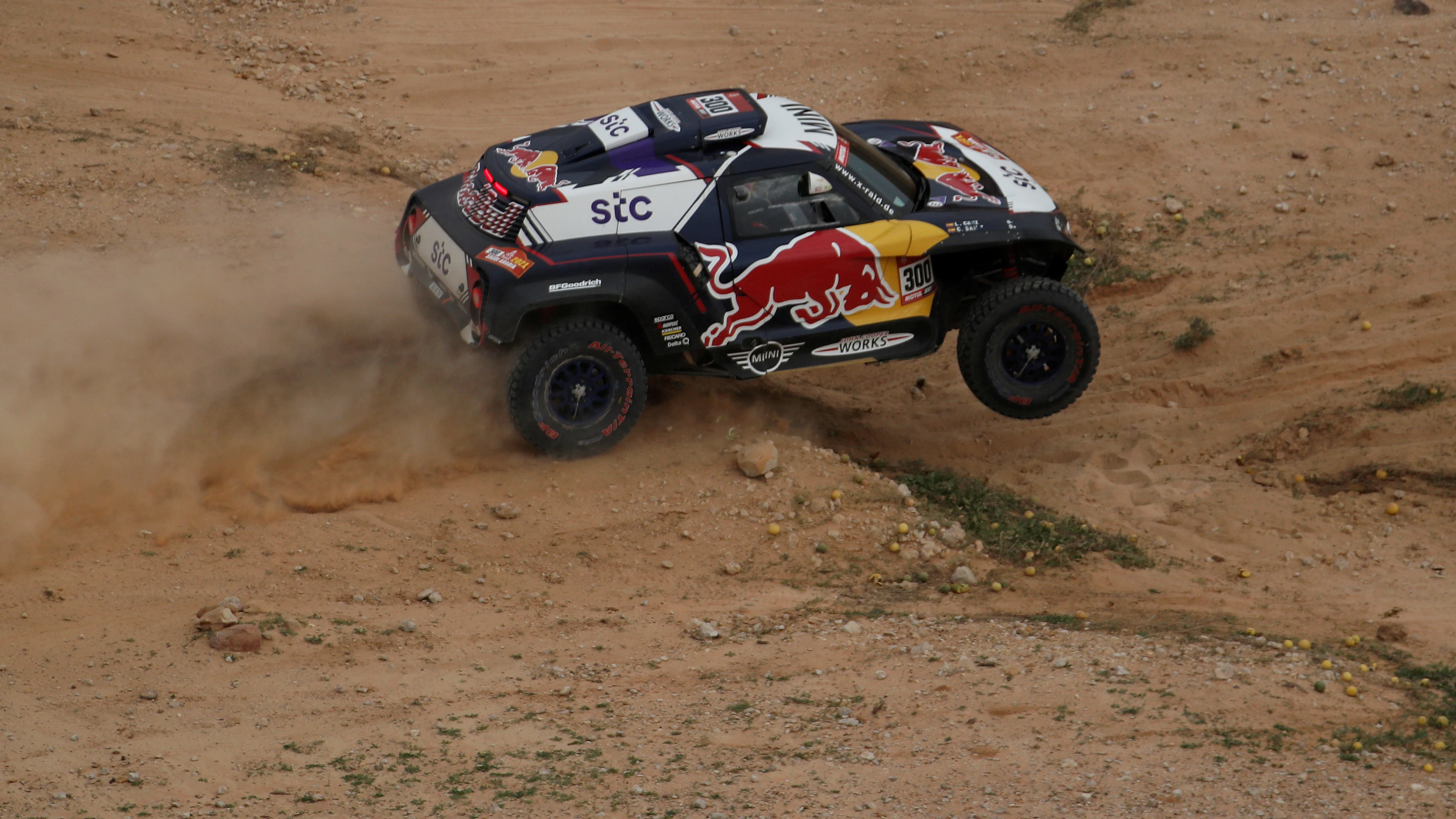 Carlos Sainz y Lucas Cruz en el Dakar